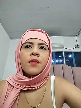 Snapshot of cala_borhan chatting on 12.13.25 cala borhan online show from 12.13.25