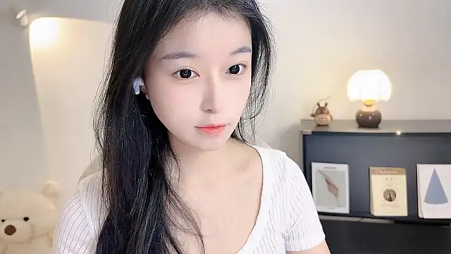 Onechestnut online show from 11.04.25