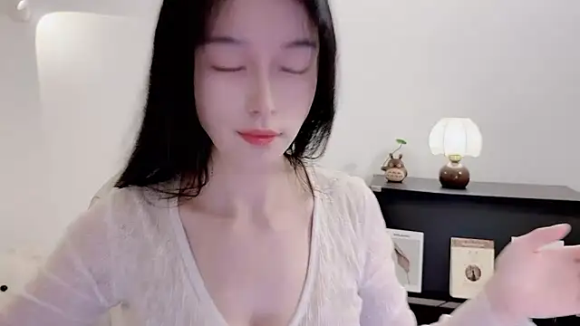 Onechestnut online show from 11.21.25