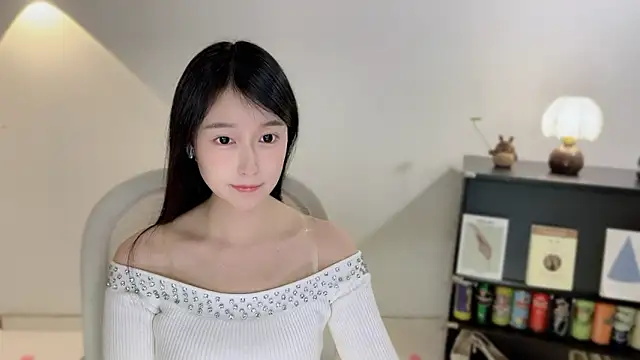 Onechestnut online show from 12.17.25