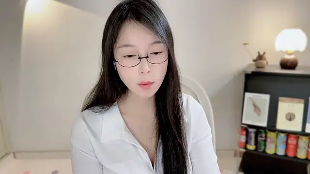 Onechestnut online show from 04.05.26