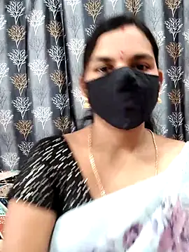 Snapshot of Lalitha-1995 chatting on 06.15.26 Lalitha-1995 online show from 06.15.26