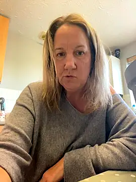 X-Victoria-X online show from 10.04.25