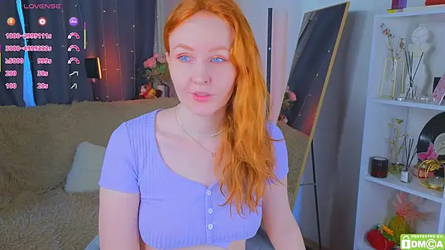 Snapshot of JoyceJones chatting on 07.16.26 JoyceJones online show from 07.16.26