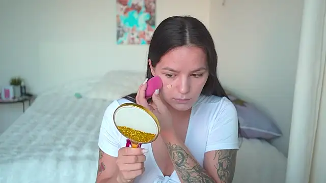 Snapshot of EwelynScott chatting on 09.20.25 EwelynScott online show from 09.20.25