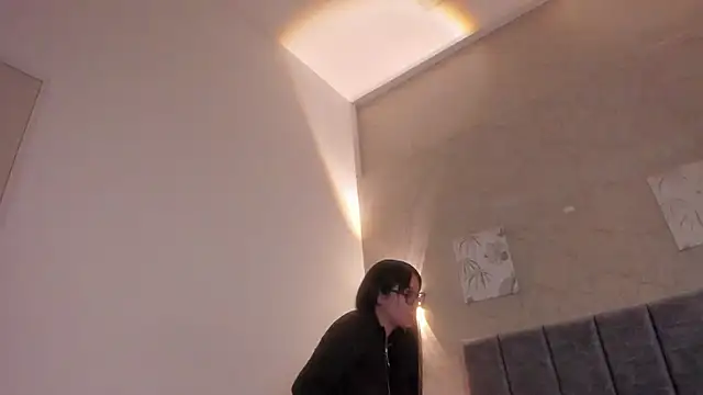 Lunaa bellaa online show from 04.28.26
