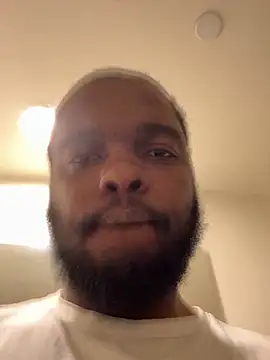 Snapshot of sneakdalink chatting on 12.01.25 sneakdalink online show from 12.01.25