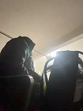 Snapshot of sneakdalink chatting on 02.16.26 sneakdalink online show from 02.16.26