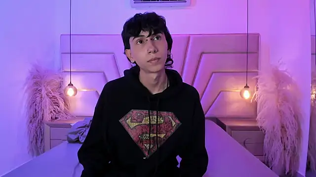 Milan LewisS online show from 02.17.26