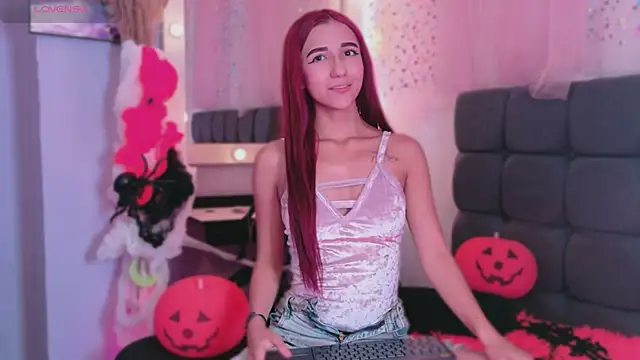 Snapshot of NataliaPrada_s chatting on 10.23.25 NataliaPrada s online show from 10.23.25