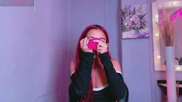 Snapshot of NataliaPrada_s chatting on 11.06.25 NataliaPrada s online show from 11.06.25