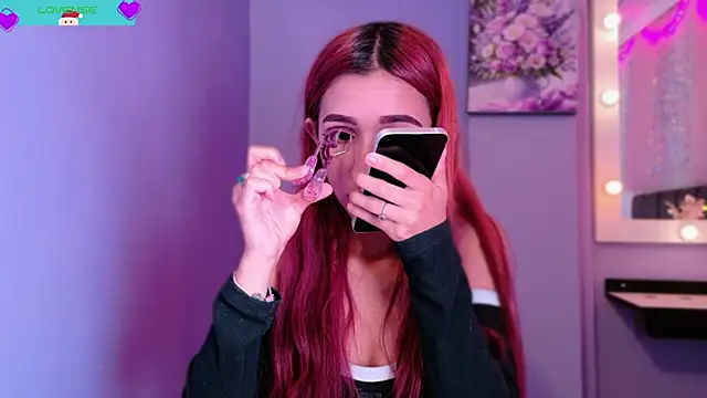 Snapshot of NataliaPrada_s chatting on 12.15.25 NataliaPrada s online show from 12.15.25