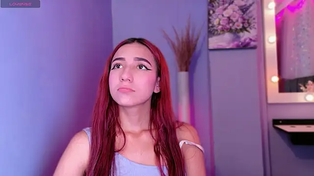 Snapshot of NataliaPrada_s chatting on 12.17.25 NataliaPrada s online show from 12.17.25