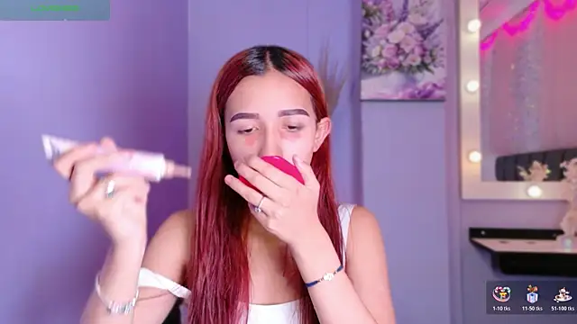 Snapshot of NataliaPrada_s chatting on 12.20.25 NataliaPrada s online show from 12.20.25