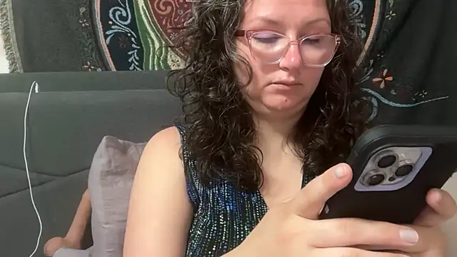 Snapshot of GirlSquirt chatting on 05.17.26 GirlSquirt online show from 05.17.26
