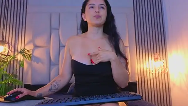 Snapshot of bryonycutee chatting on 06.08.26 bryonycutee online show from 06.08.26