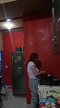 carolinhe  online show from 10.24.25