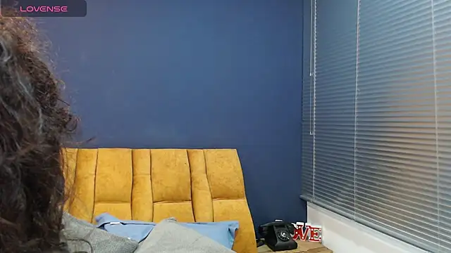 KendraaSimons online show from 05.04.26