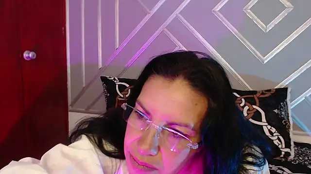 Snapshot of sashabluex chatting on 10.12.25 sashabluex online show from 10.12.25