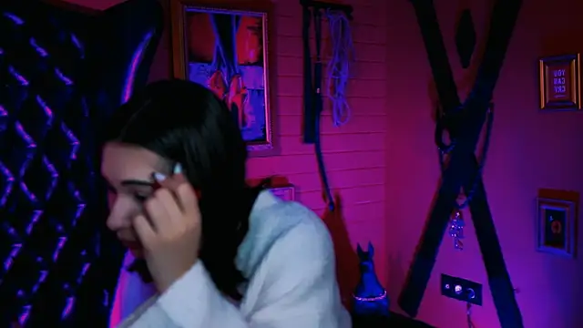 KimClarks  online show from 10.15.25