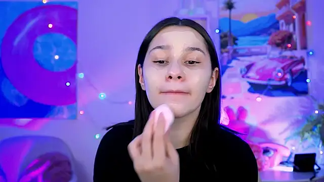 Snapshot of KimClarks_ chatting on 11.17.25 KimClarks online show from 11.17.25