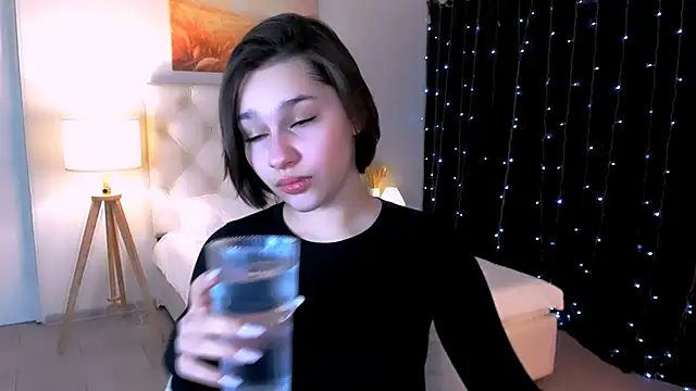 KimClarks  online show from 02.17.26