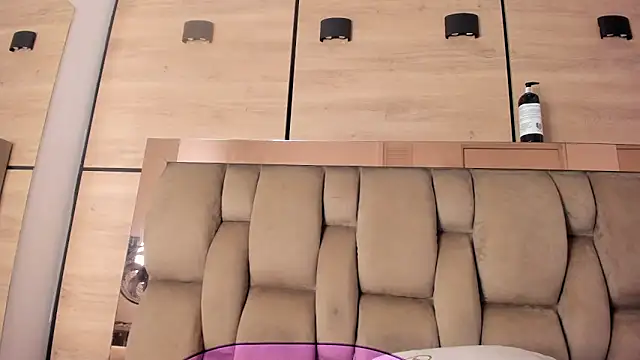 karol lewiss online show from 03.03.26