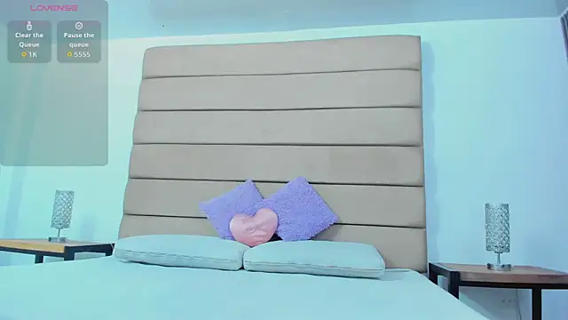 Snapshot of susan_elliot chatting on 11.14.25 susan elliot online show from 11.14.25