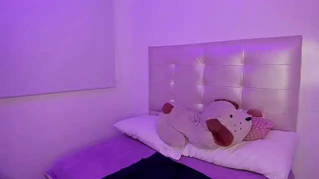 Anna Blade  online show from 09.13.25