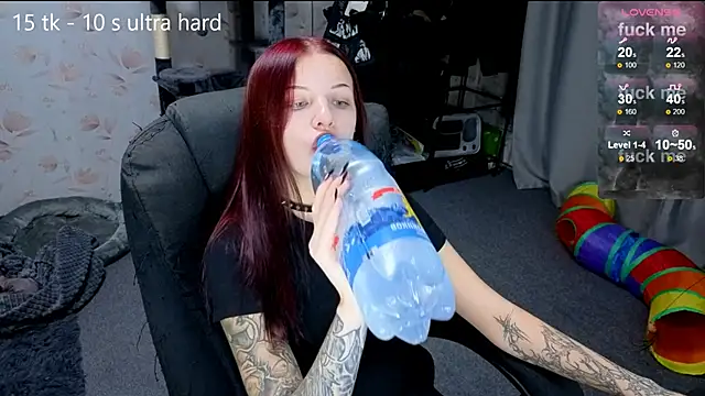 Snapshot of lera_smith chatting on 10.21.25 lera smith online show from 10.21.25