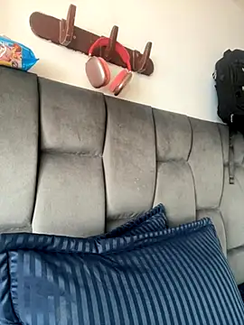 AllieYourGirl online show from 11.14.25