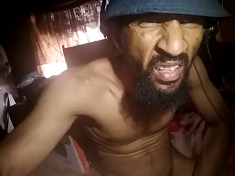 Snapshot of Us3rBuzuh chatting on 03.18.26 Us3rBuzuh online show from 03.18.26