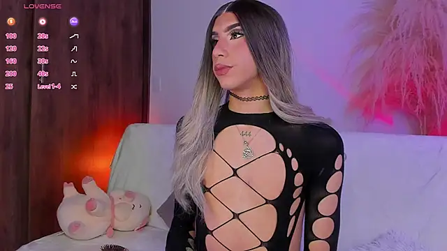 Snapshot of Samantha_Magic chatting on 09.16.25 Samantha Magic online show from 09.16.25