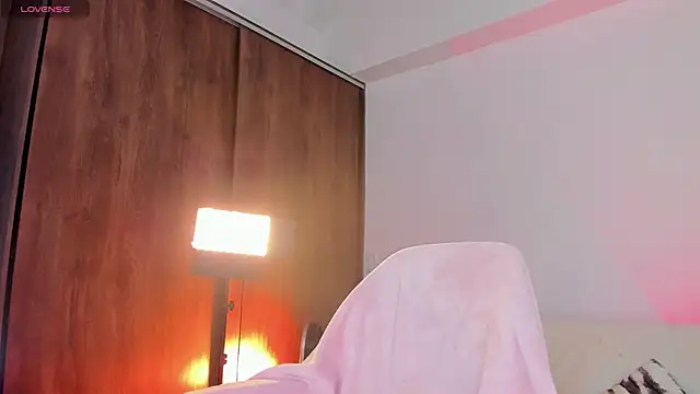 Snapshot of Samantha_Magic chatting on 10.03.25 Samantha Magic online show from 10.03.25