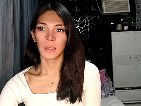 Snapshot of ladyhotcuming chatting on 06.28.26 ladyhotcuming online show from 06.28.26