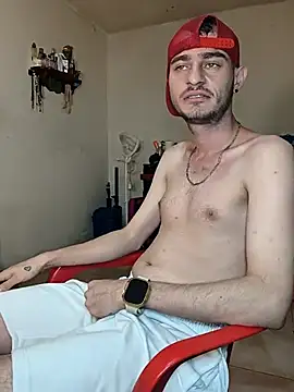 Snapshot of bigcockwhite777 chatting on 09.28.25 bigcockwhite777 online show from 09.28.25