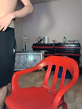 Snapshot of bigcockwhite777 chatting on 10.14.25 bigcockwhite777 online show from 10.14.25