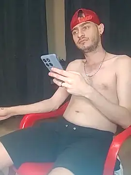 Snapshot of bigcockwhite777 chatting on 11.04.25 bigcockwhite777 online show from 11.04.25