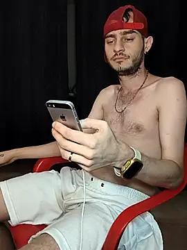 Snapshot of bigcockwhite777 chatting on 11.08.25 bigcockwhite777 online show from 11.08.25