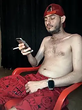 Snapshot of bigcockwhite777 chatting on 11.13.25 bigcockwhite777 online show from 11.13.25