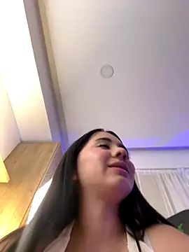 Snapshot of Michelle_Zoe chatting on 11.13.25 Michelle Zoe online show from 11.13.25