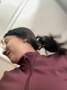 Snapshot of Michelle_Zoe chatting on 11.23.25 Michelle Zoe online show from 11.23.25