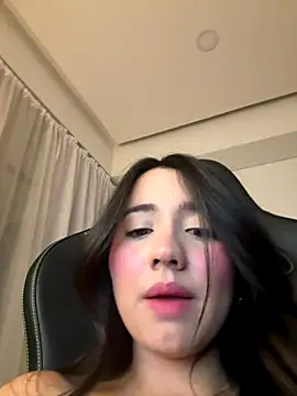 Snapshot of Michelle_Zoe chatting on 11.27.25 Michelle Zoe online show from 11.27.25