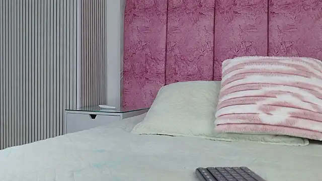 emmacurvy online show from 02.23.26