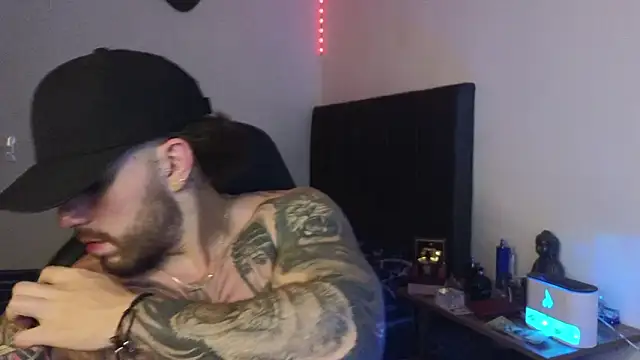 Ades Lowe online show from 02.12.26