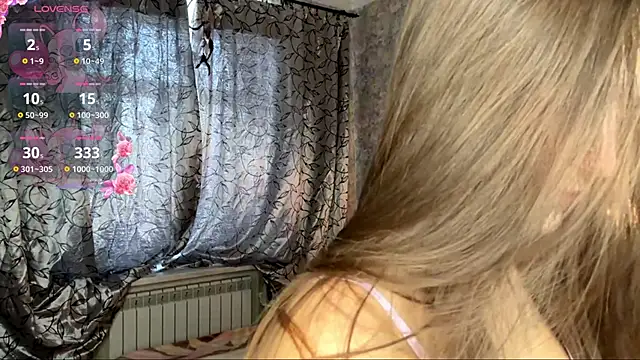 Snapshot of LoraDavi chatting on 02.11.26 LoraDavi online show from 02.11.26