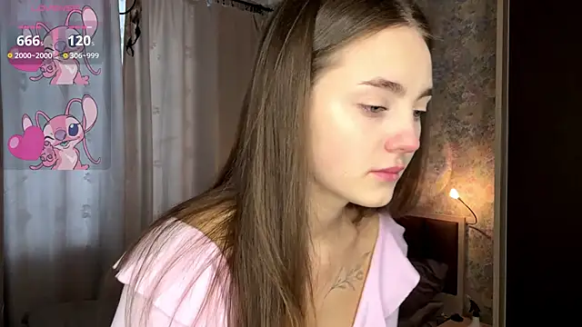 Snapshot of LoraDavi chatting on 03.03.26 LoraDavi online show from 03.03.26