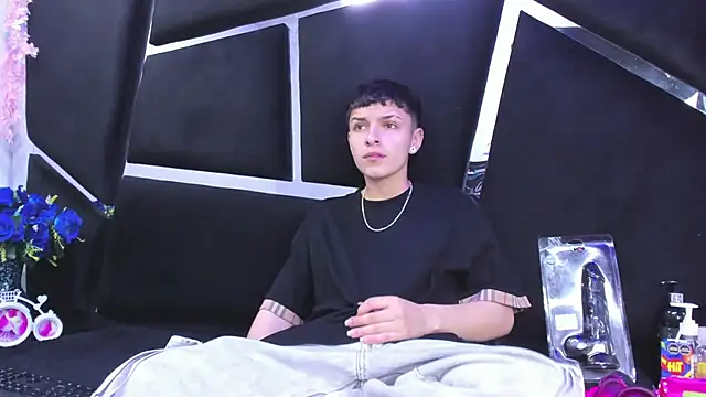 Snapshot of Megan_Thompson_ chatting on 12.19.25 Megan Thompson online show from 12.19.25