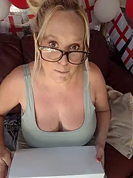 Bouncy-Bella28X online show from 06.24.26