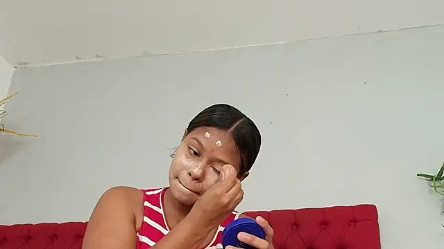 Snapshot of keyla_mejia chatting on 06.17.26 keyla mejia online show from 06.17.26